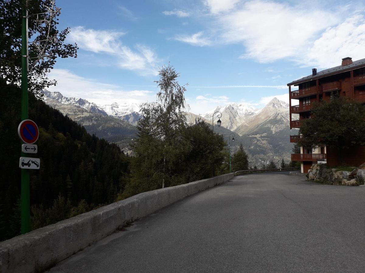 Magnifique studio au pied du télécabine d'Arrondaz et des pistes de ski Modane Esterno foto